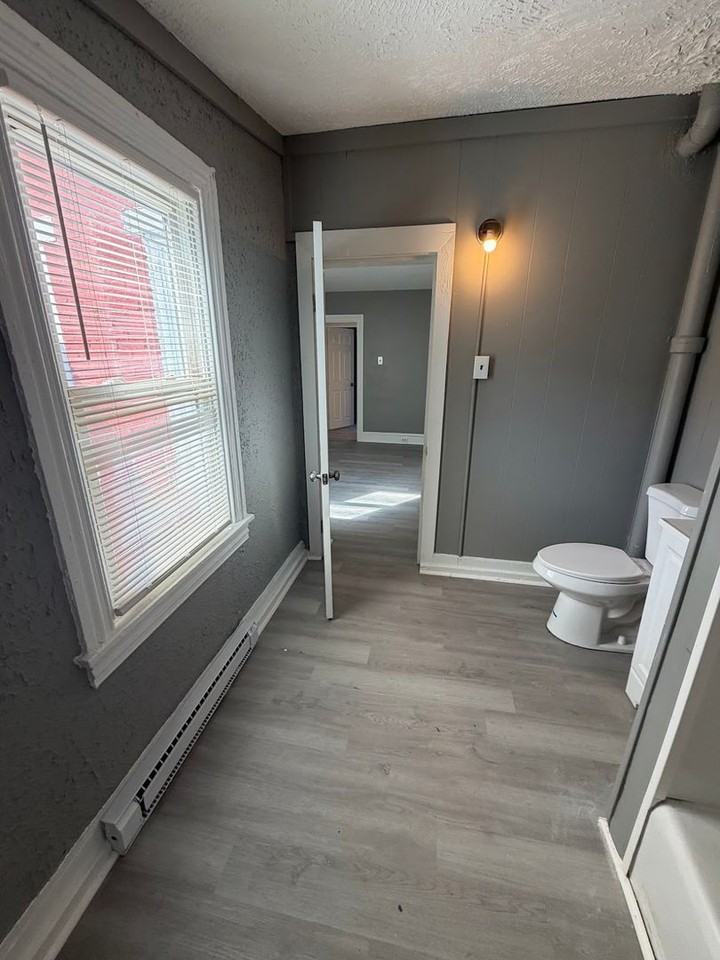 417 Cedar St - Photo 7 of 10