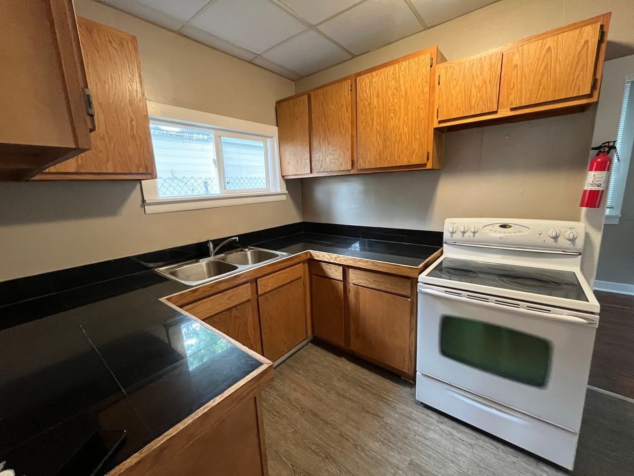 319 E Main St - Photo 2 of 7