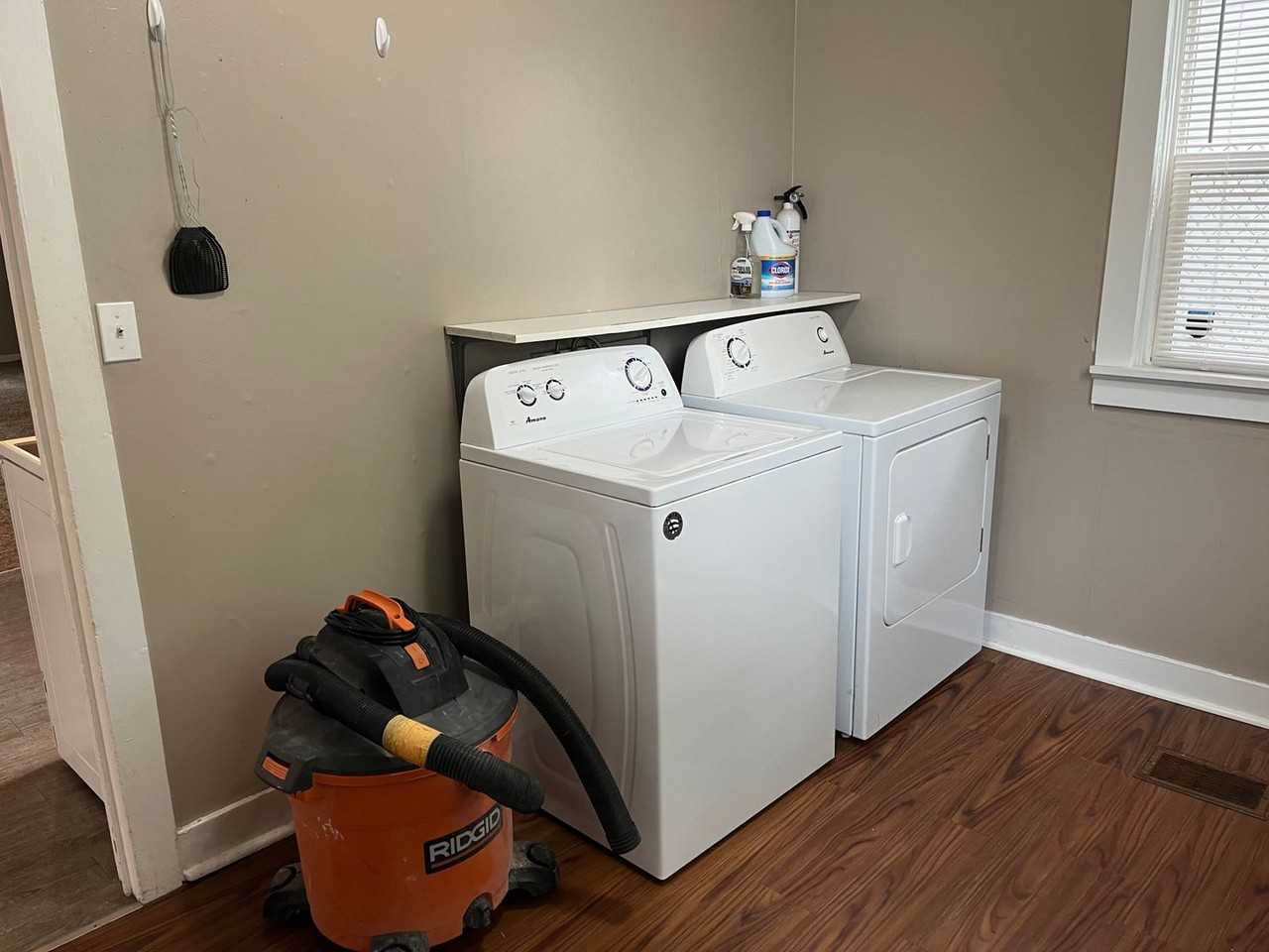 319 E Main St - Photo 7 of 7