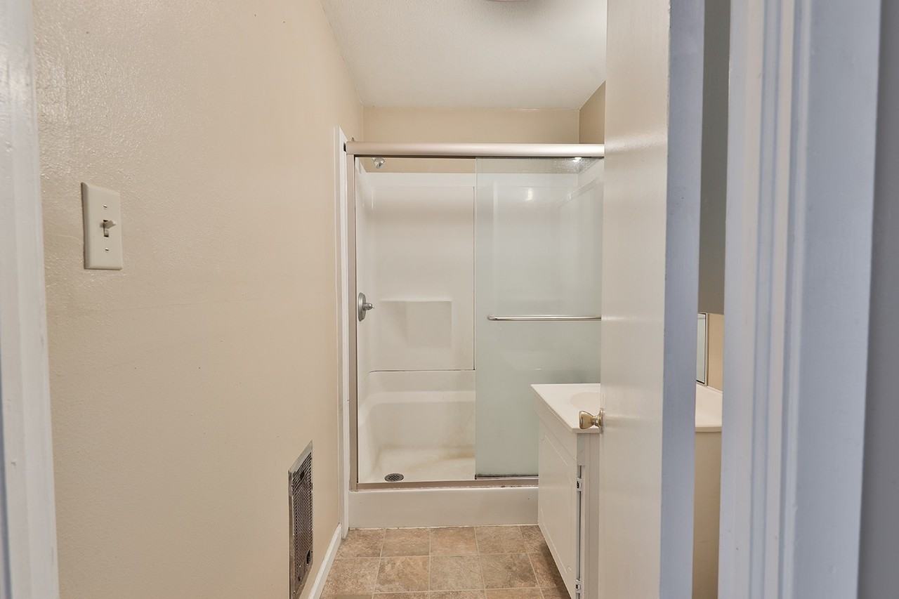 137 Beyer St - Photo 7 of 10