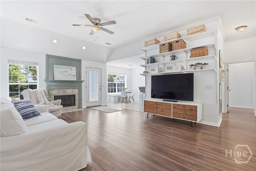 668 Laurel Hill Cir - Photo 7 of 50