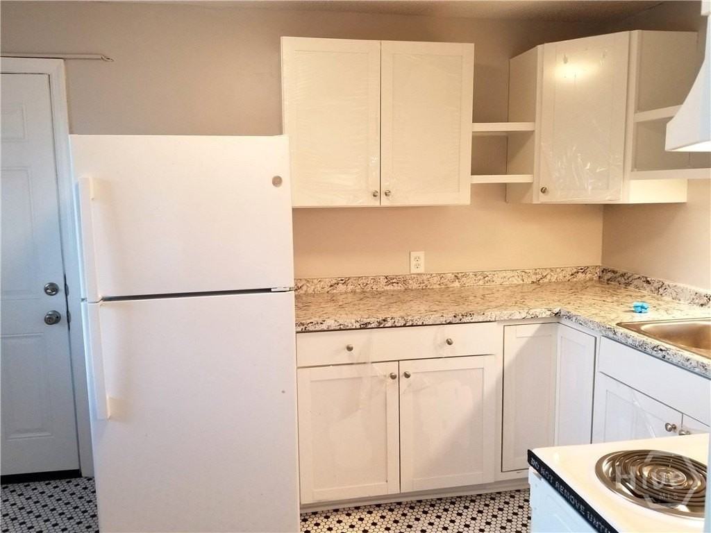 4 W 53rd St Apt 3 - Photo 6 of 12