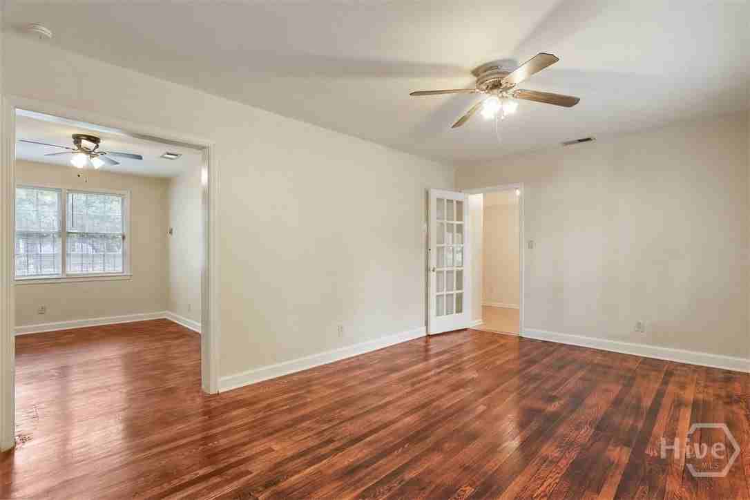 2328 E 41st St - Photo 5 of 24