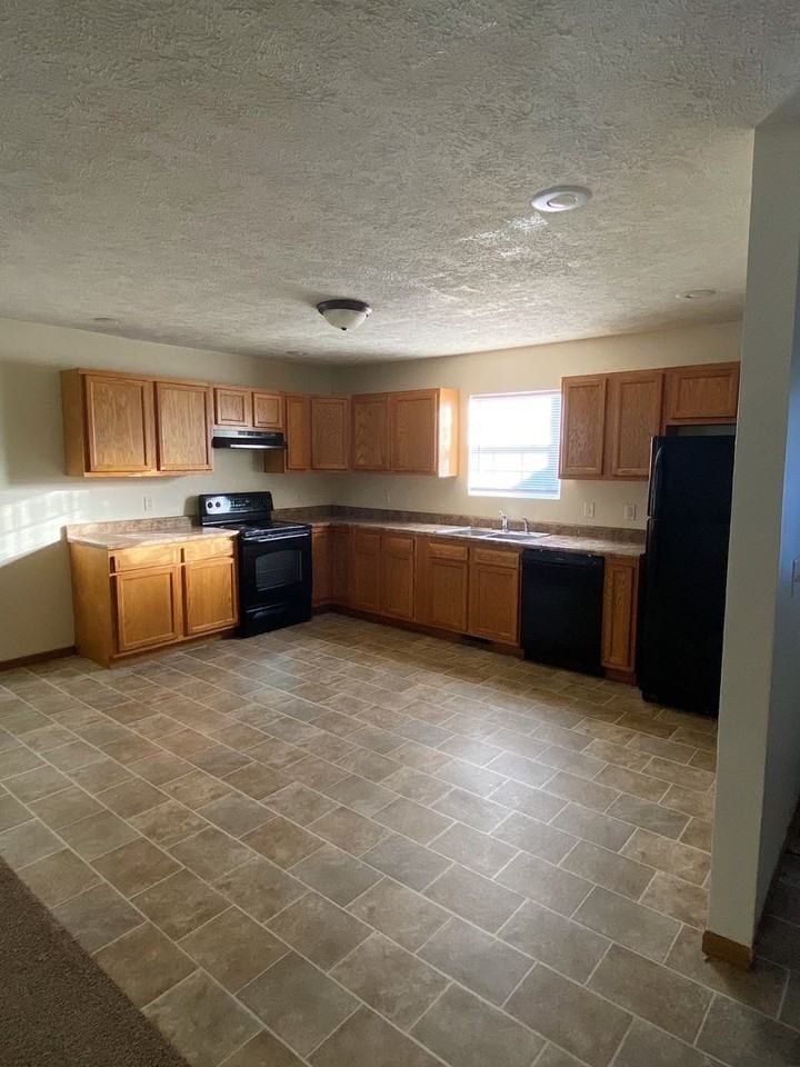 3108 N 12th St - Photo 4 of 14