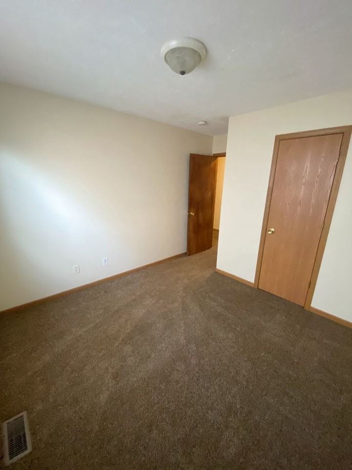 3108 N 12th St - Photo 6 of 14