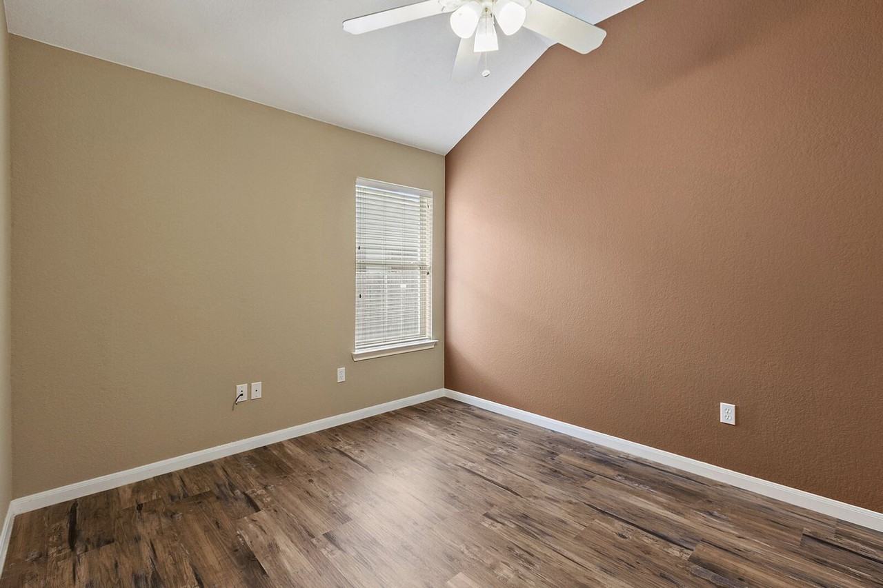 17810 Kilkenny Dr - Photo 5 of 21