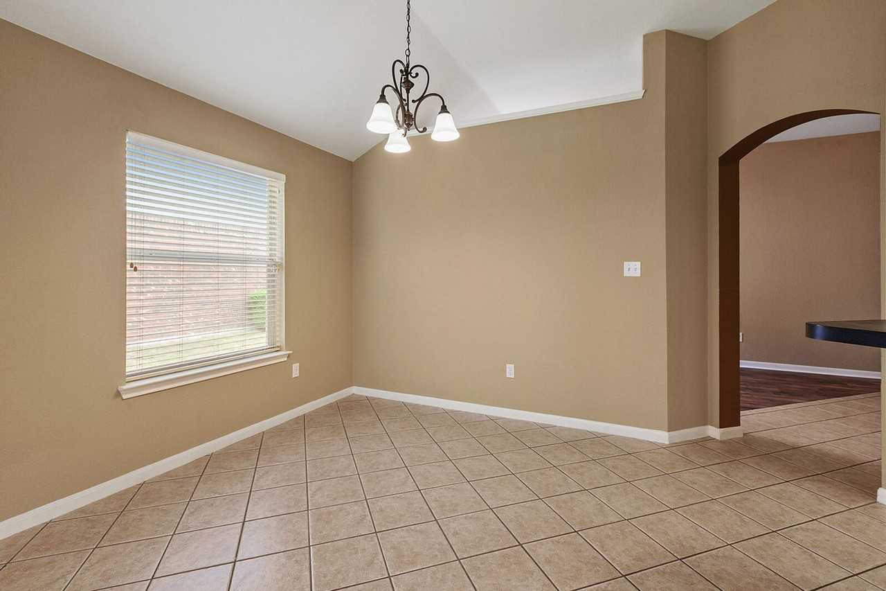 17810 Kilkenny Dr - Photo 6 of 21