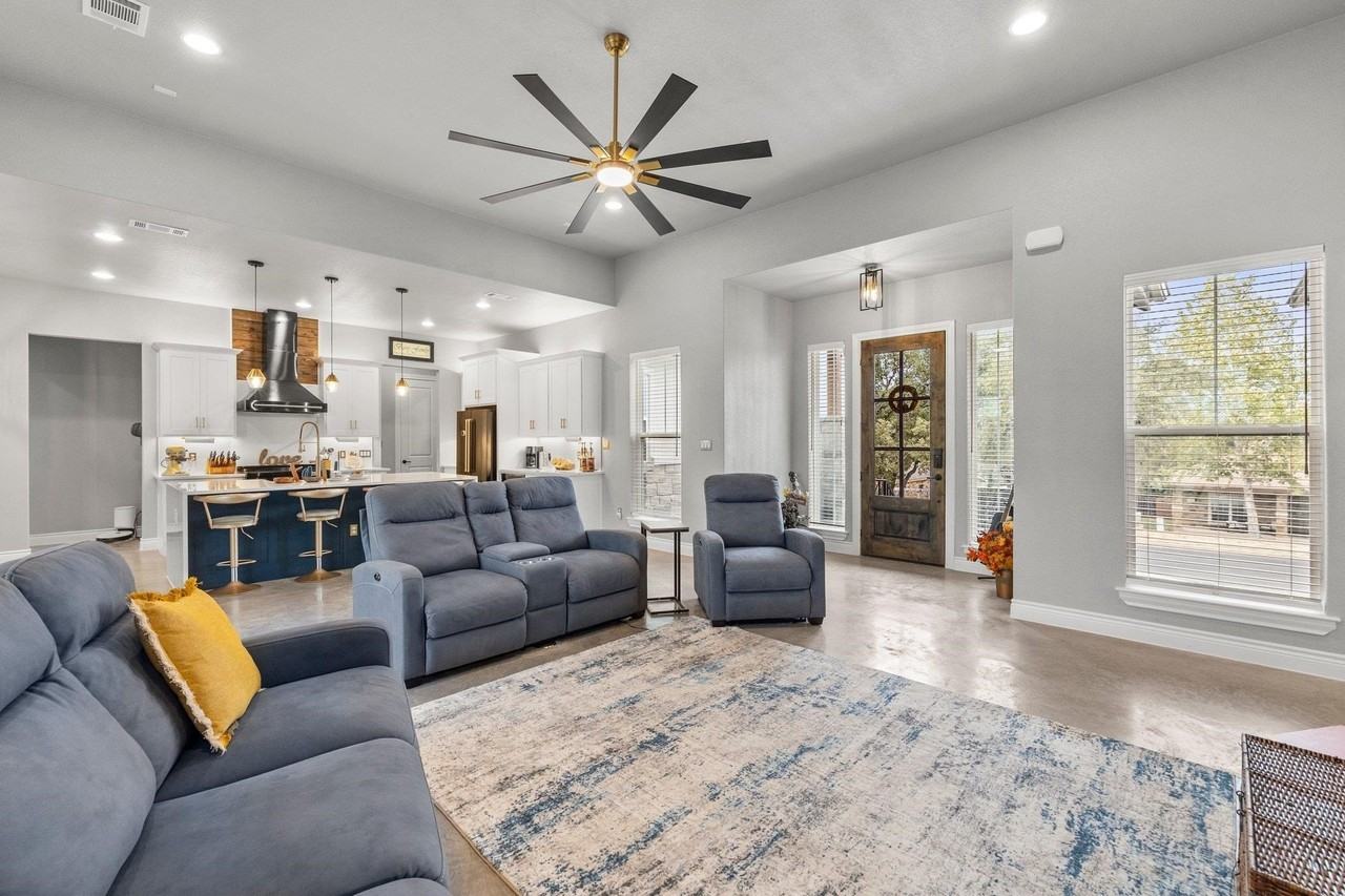 96 Primrose Ln - Photo 4 of 30