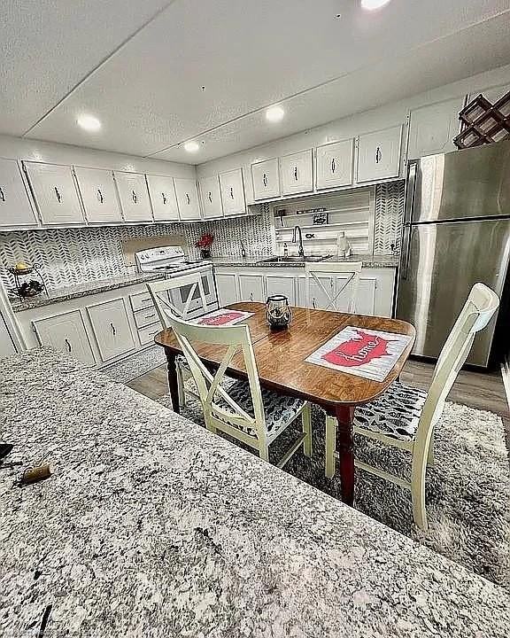 109 Jade Way - Photo 3 of 10