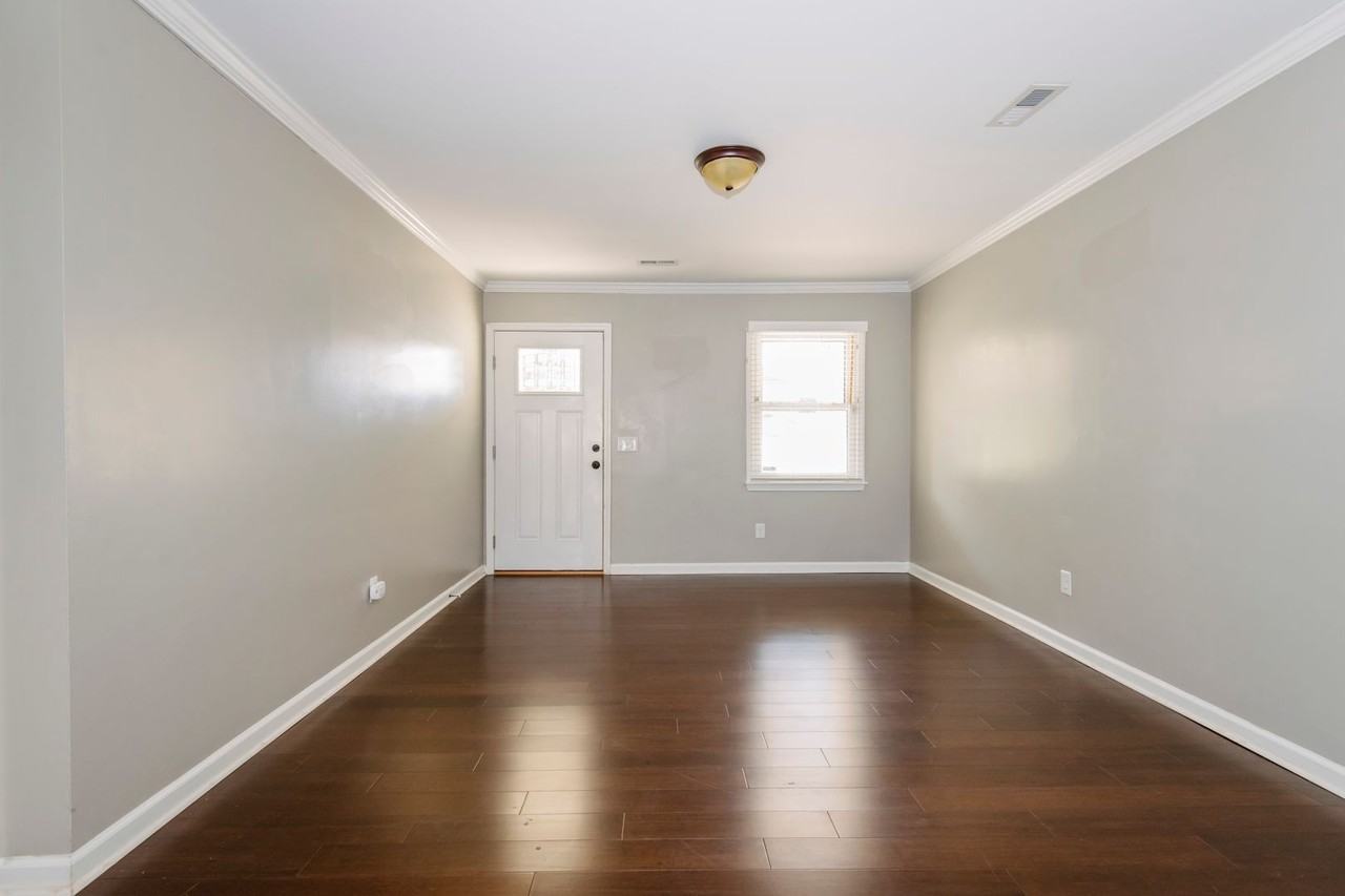 1209 Armstrong Cir - Photo 3 of 19