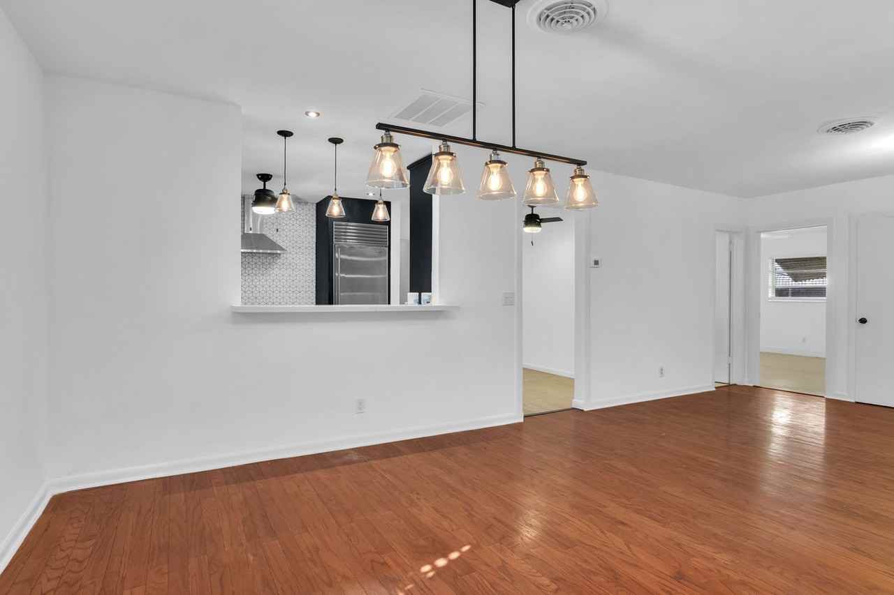 1235 Tyler St - Photo 5 of 15