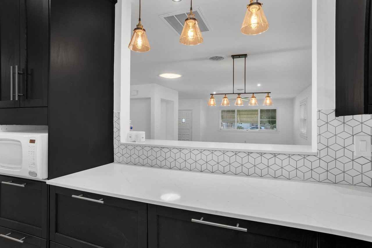 1235 Tyler St - Photo 6 of 15