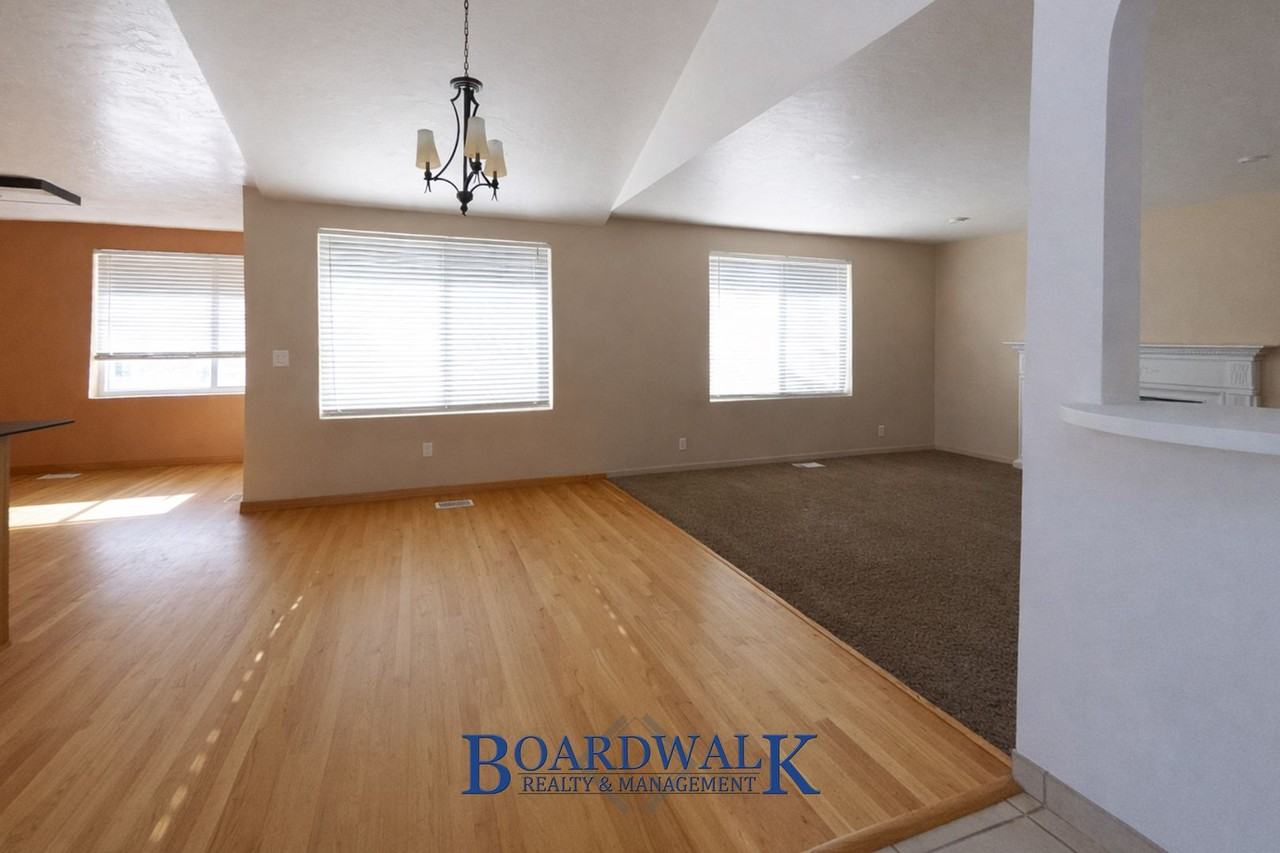 10170 S Kalinda Dr - Photo 6 of 38