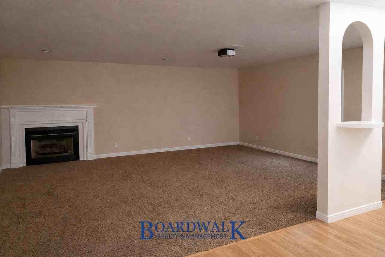 10170 S Kalinda Dr - Photo 5 of 38