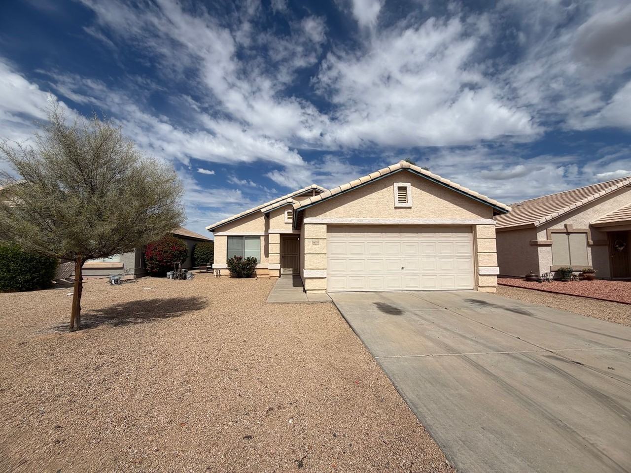 16719 N 160th Ave - Photo 2 of 29