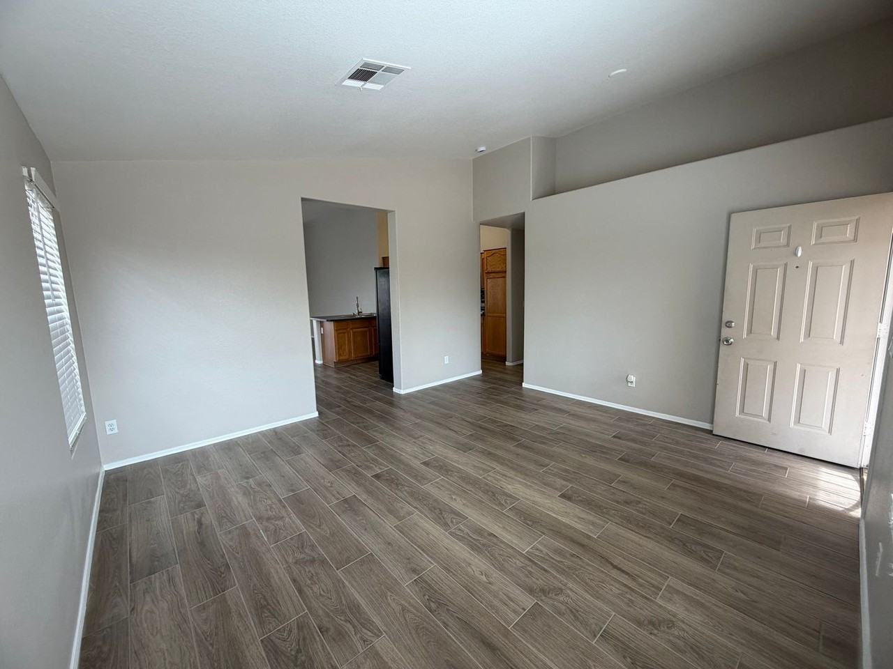 16719 N 160th Ave - Photo 4 of 29