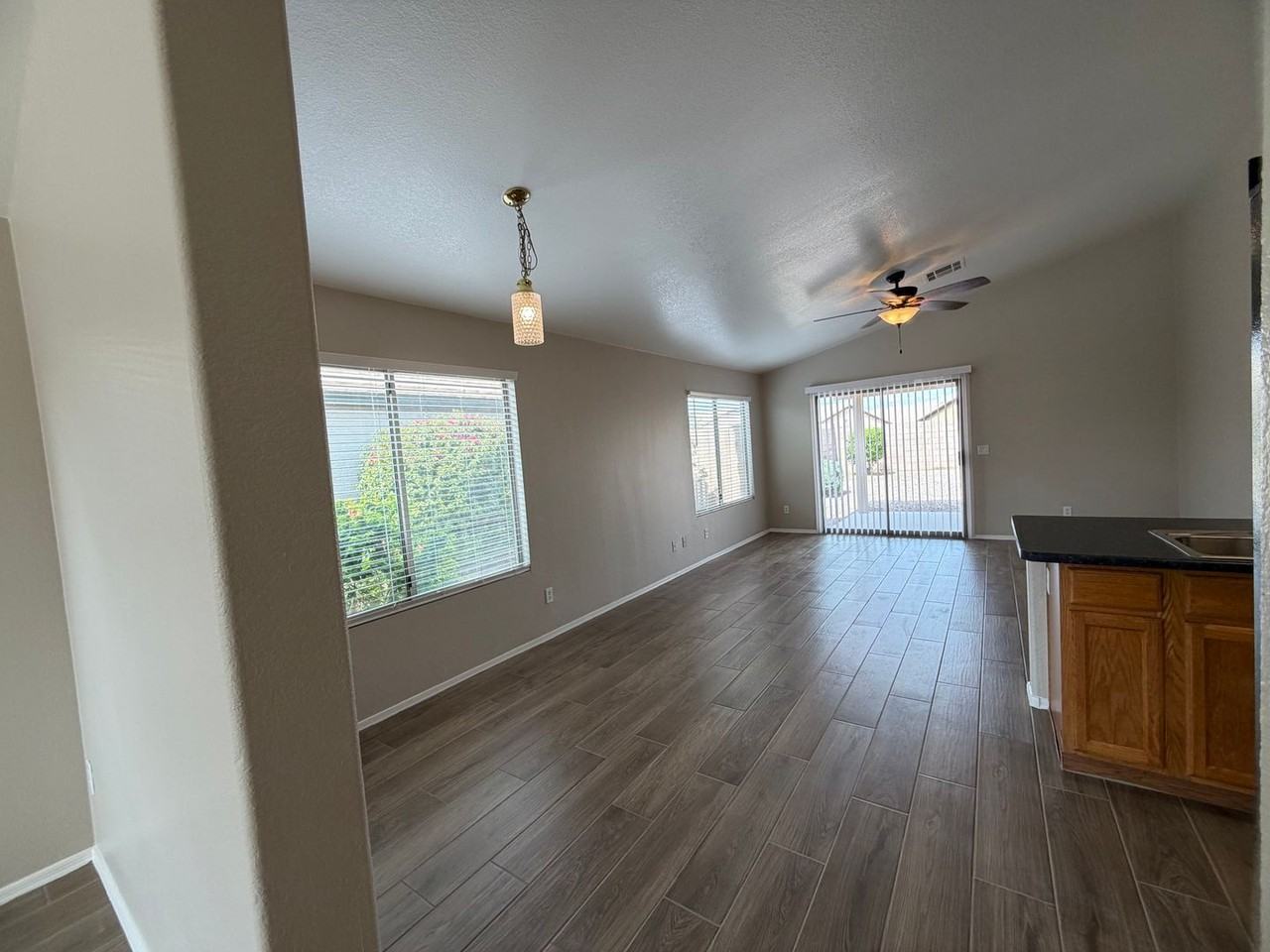 16719 N 160th Ave - Photo 5 of 29