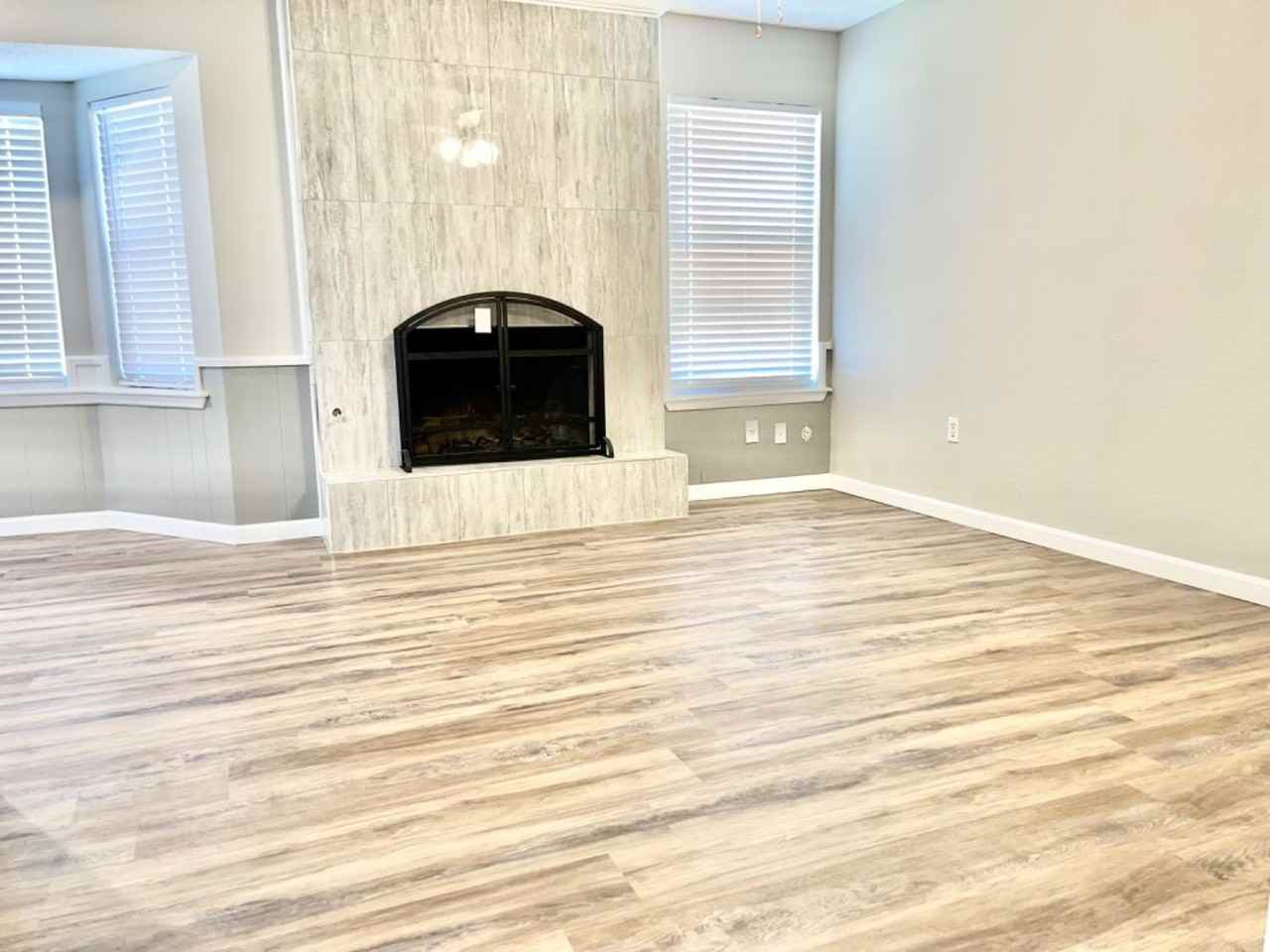 5512 12th St - Photo 4 of 18