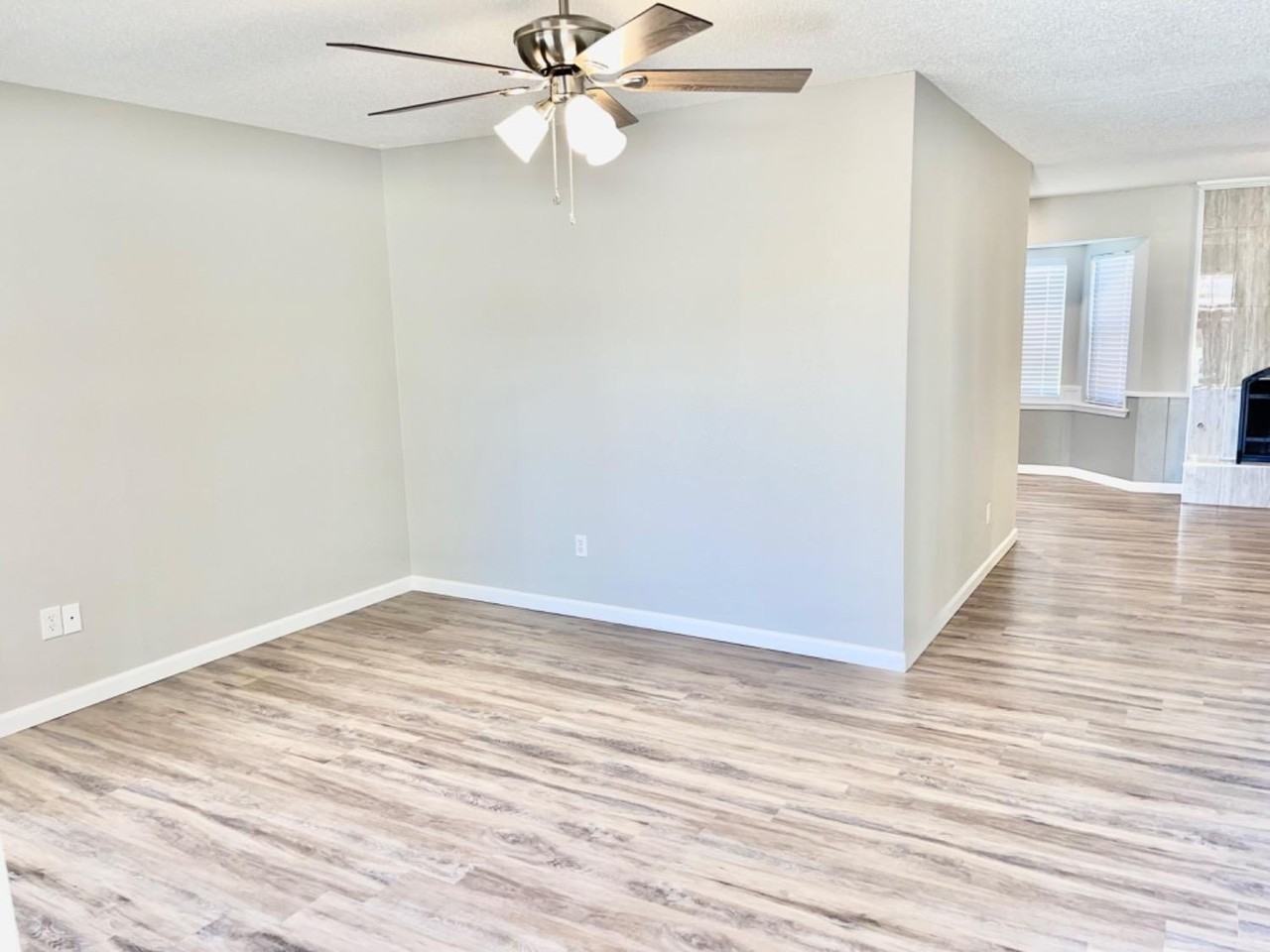 5512 12th St - Photo 7 of 18