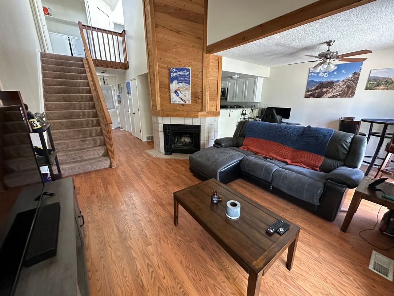 920 Azure Cir - Photo 2 of 14