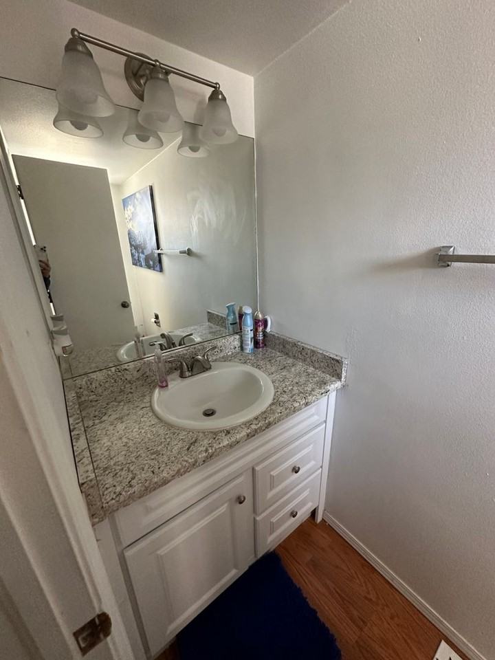 920 Azure Cir - Photo 5 of 14