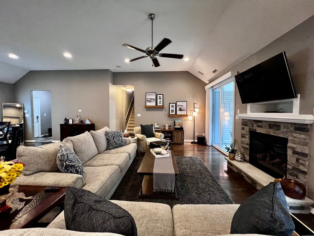 2228 Martlet Ln - Photo 6 of 42