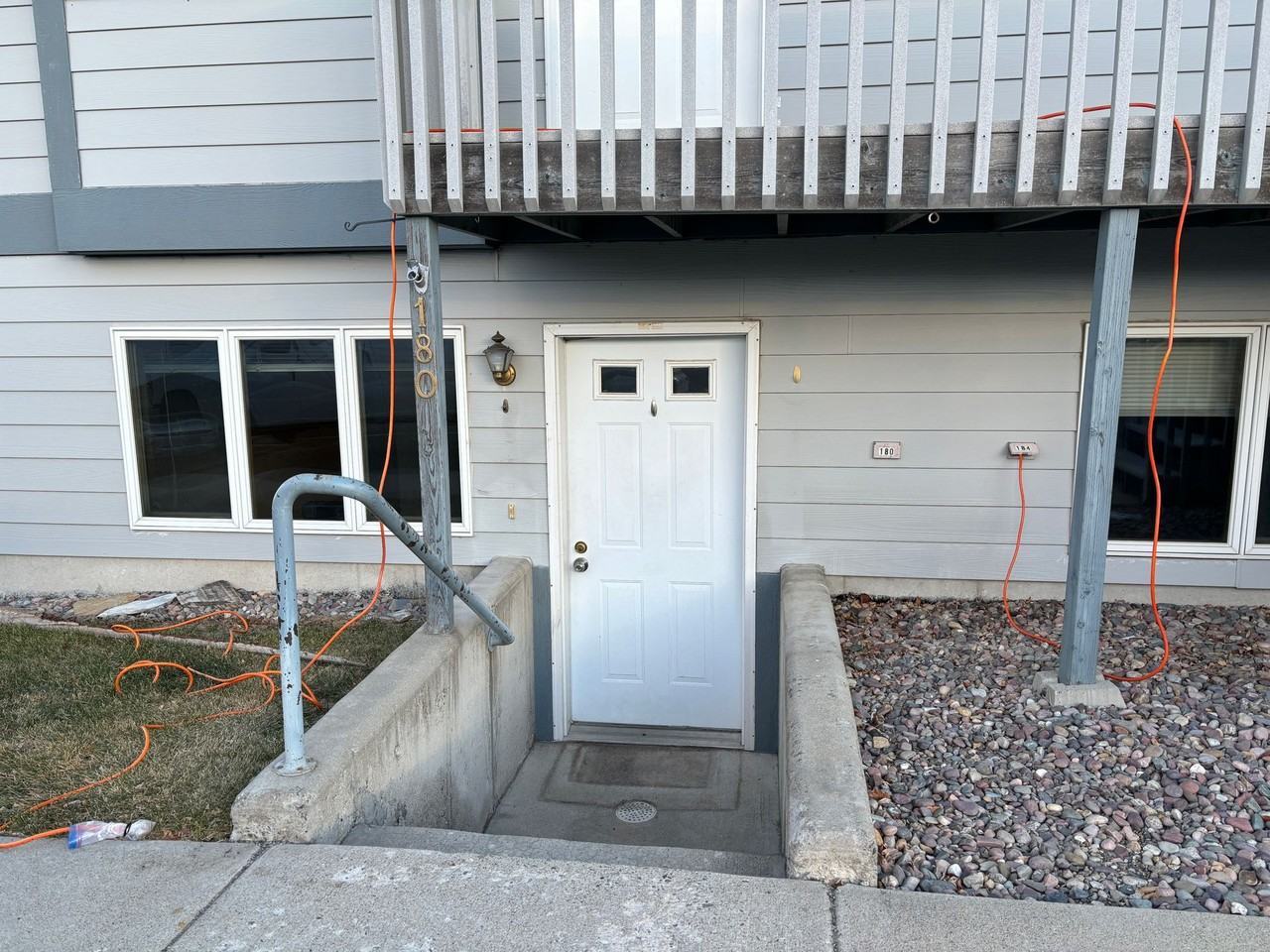 Updated 2 bedroom apartment Near St Peters - Photo 2 of 11