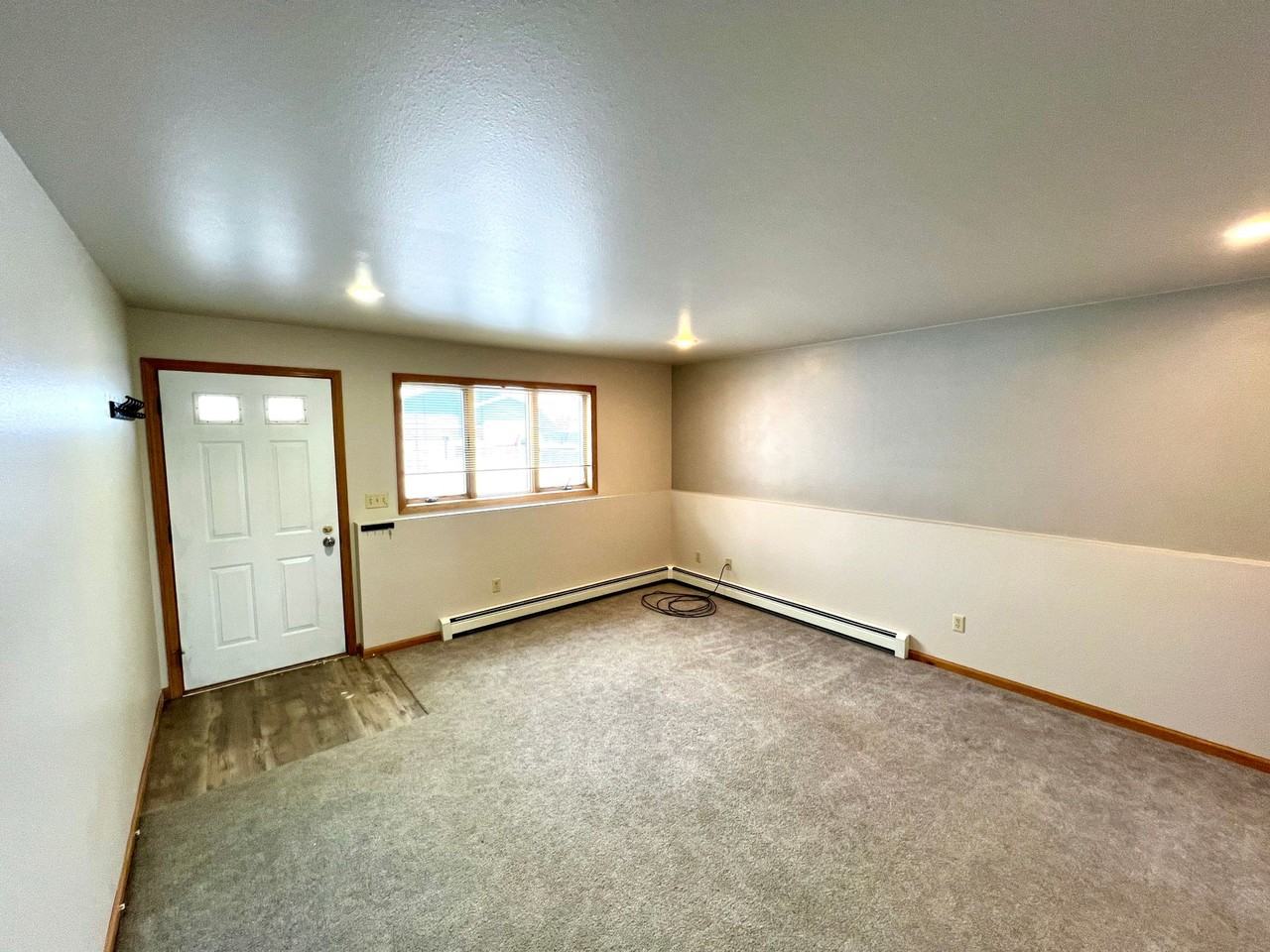 Updated 2 bedroom apartment Near St Peters - Photo 4 of 11