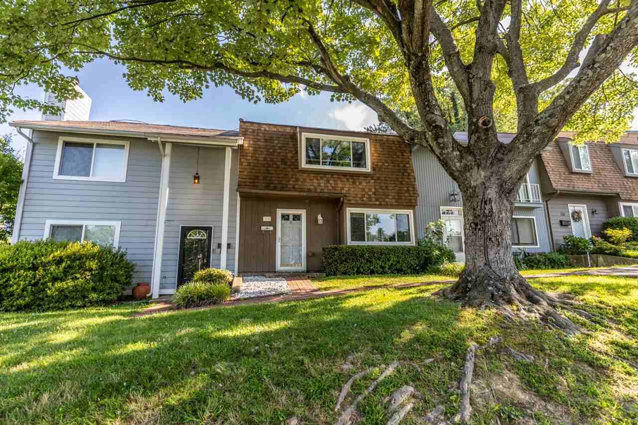 110 Woodlake Dr - Photo 2 of 36