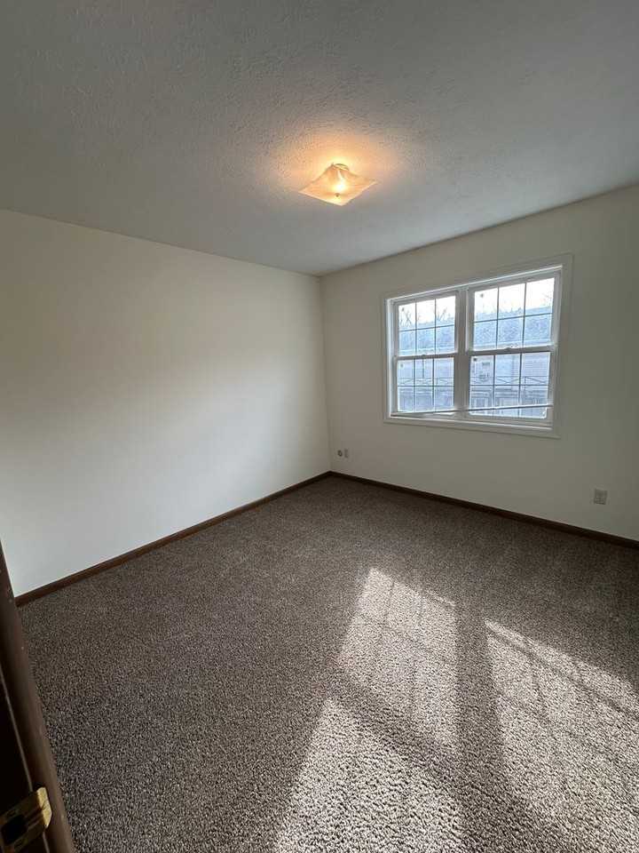 85 31st St Nw - Photo 3 of 12