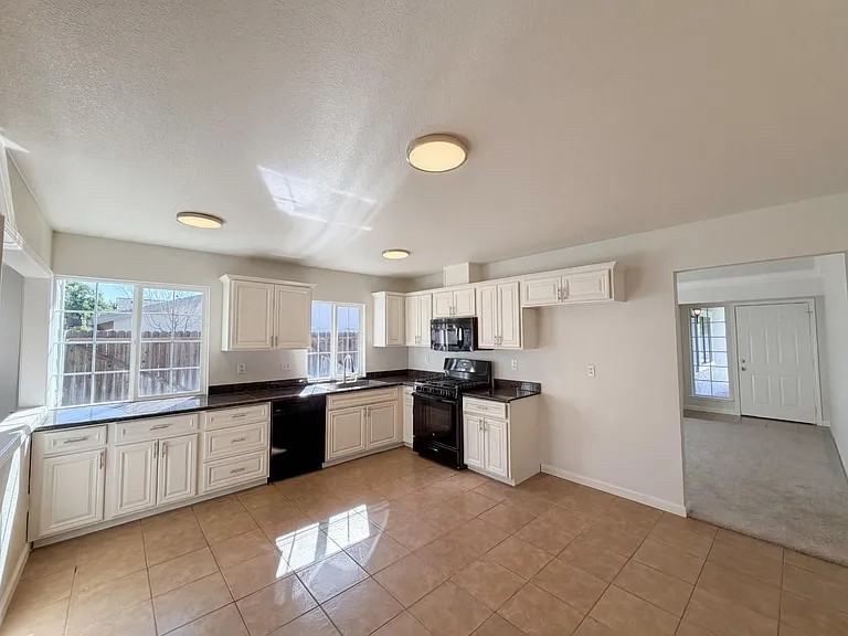 6909 Kittery Ave - Photo 2 of 8