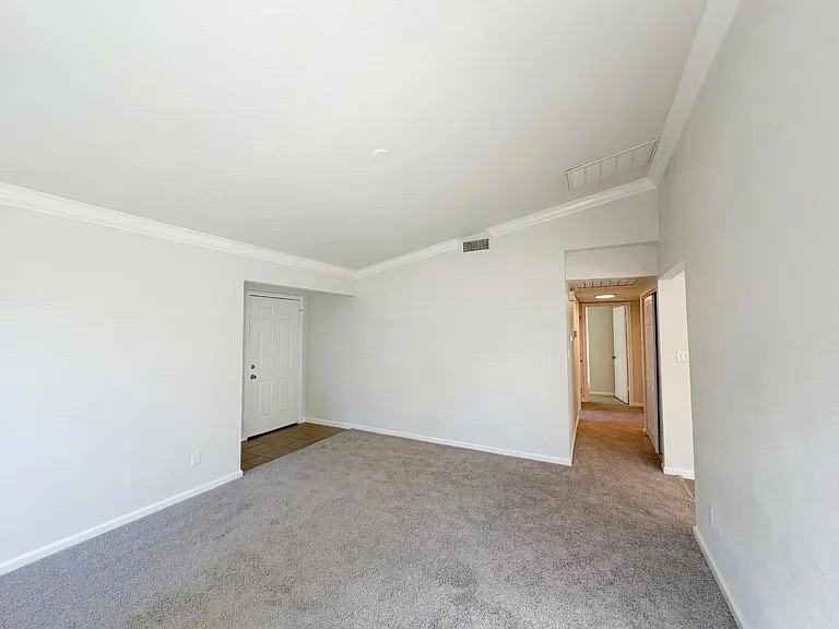 6909 Kittery Ave - Photo 3 of 8