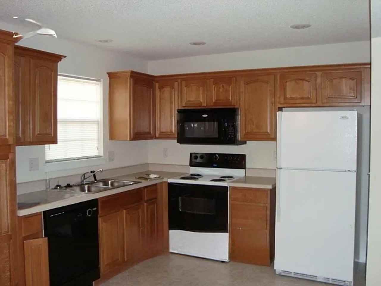 712 Sw Shadow Glen Dr - Photo 2 of 5