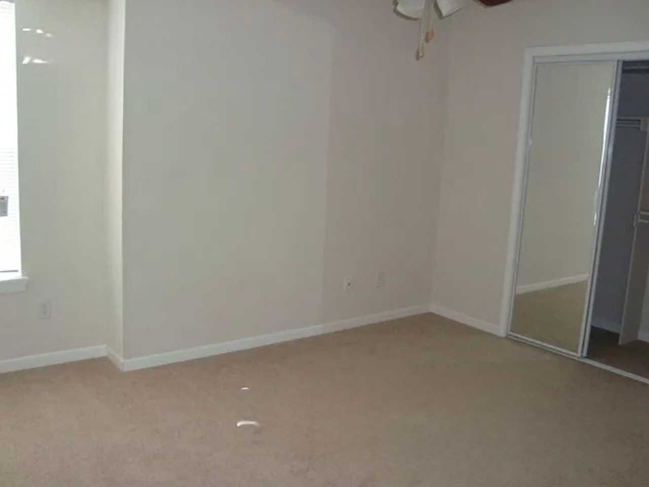 712 Sw Shadow Glen Dr - Photo 4 of 5