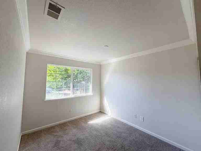 6909 Kittery Ave - Photo 4 of 8