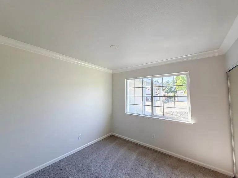 6909 Kittery Ave - Photo 5 of 8