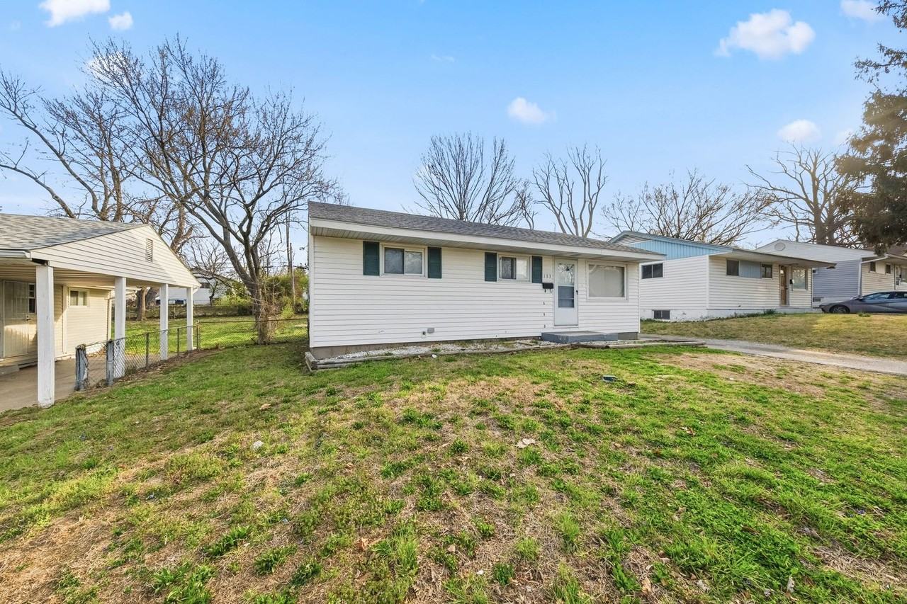 133 Perthshire Rd - Photo 5 of 31