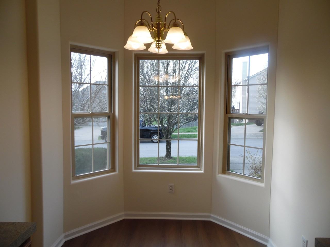 3005 Roundway Down Ln - Photo 3 of 11