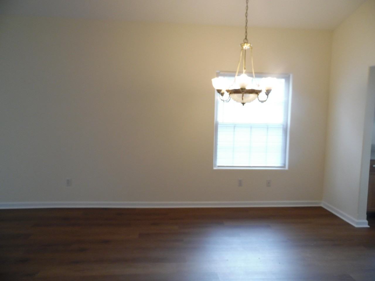 3005 Roundway Down Ln - Photo 5 of 11