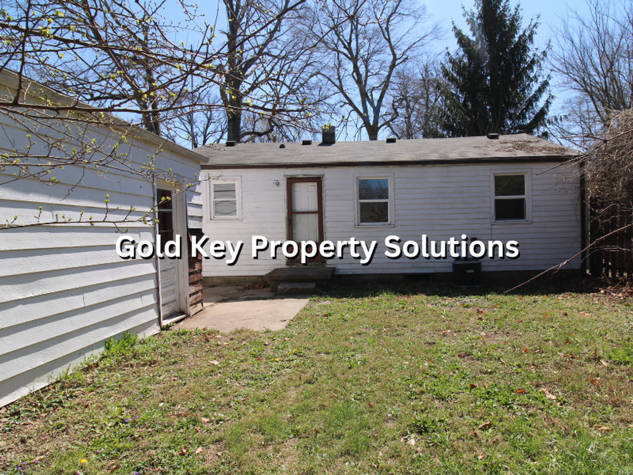 2610 E 7th St - Photo 5 of 17