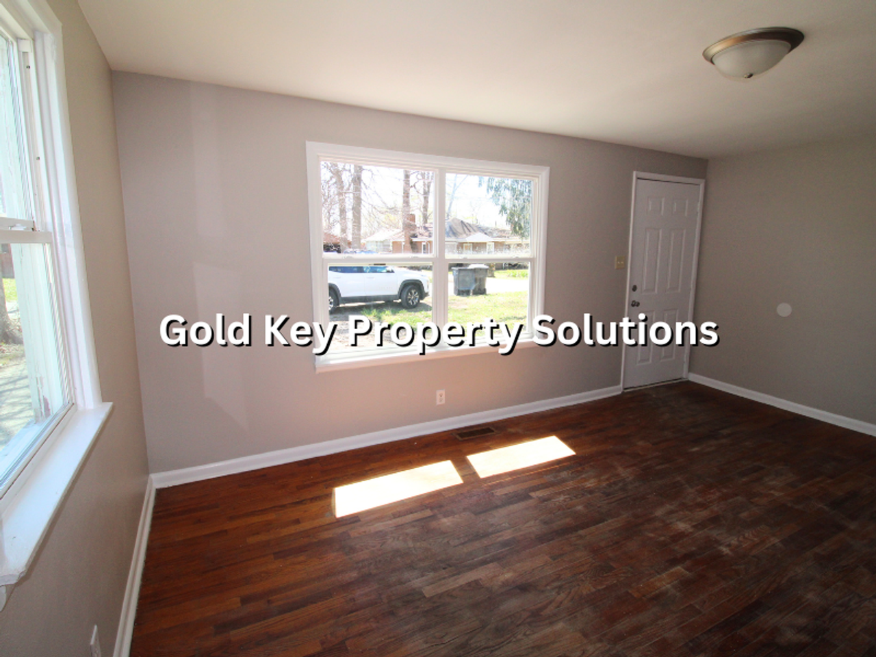 2610 E 7th St - Photo 6 of 17