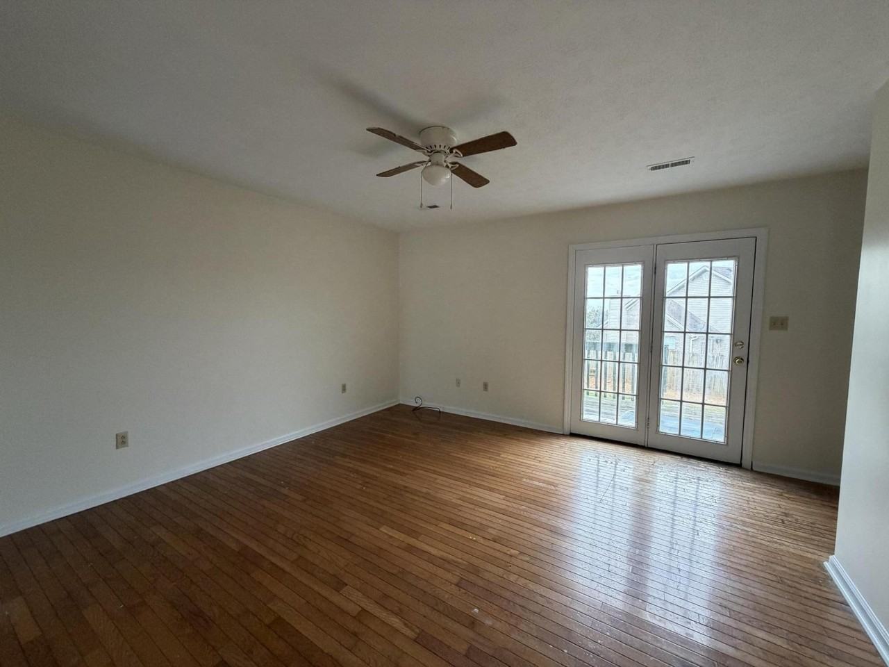 1000 Heathcliff Dr #3 - Photo 5 of 10