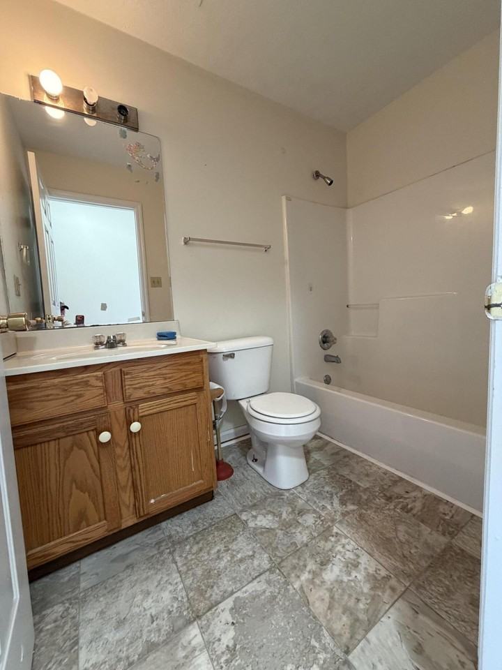 1000 Heathcliff Dr #3 - Photo 6 of 10