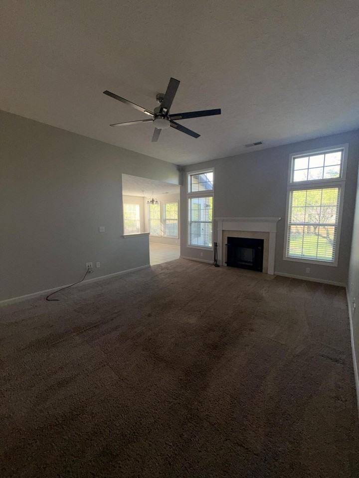 749 Woodhaven Pl - Photo 3 of 15