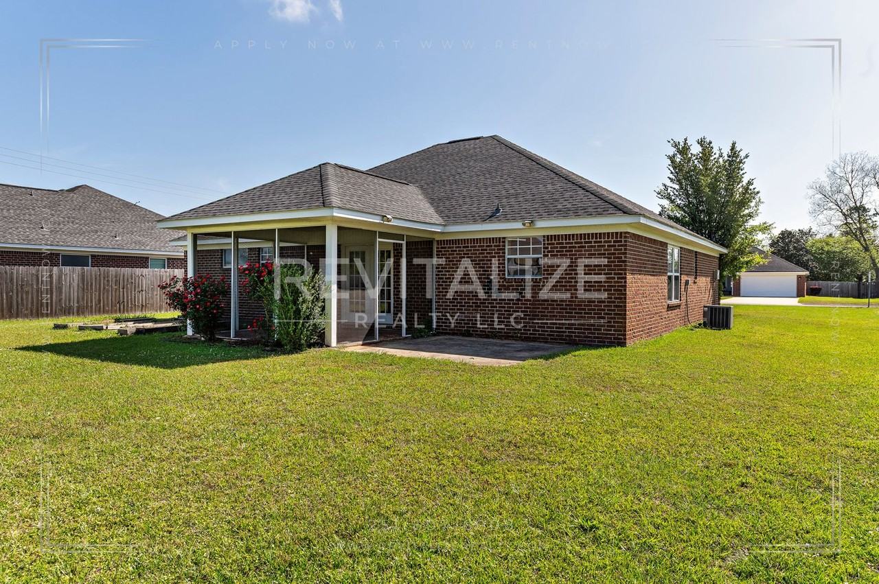 3170 Bloomington Dr - Photo 7 of 50