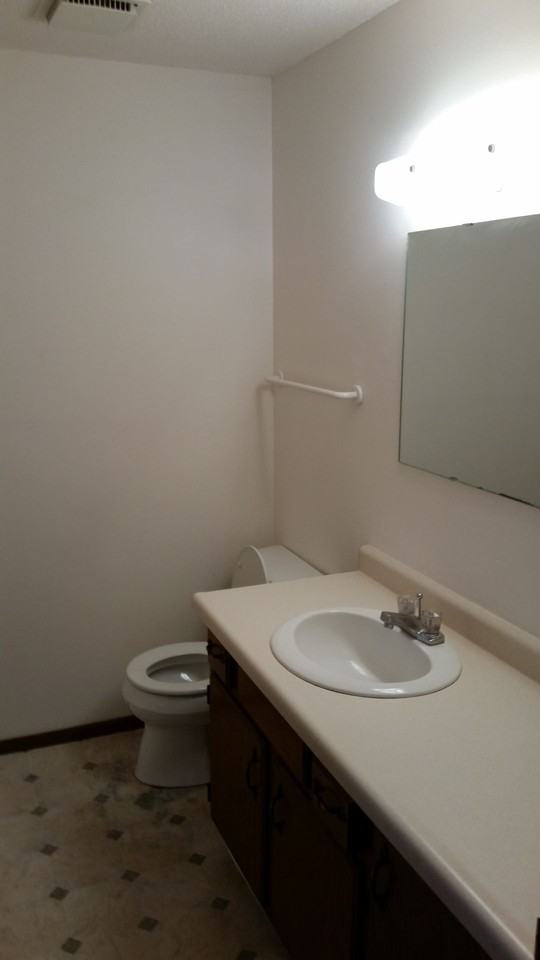 Fandre Dr 2823-2825 - Photo 3 of 36