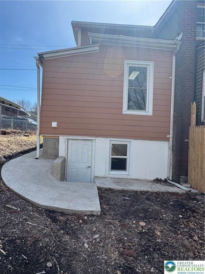 165 W Moser Ave - Photo 4 of 21