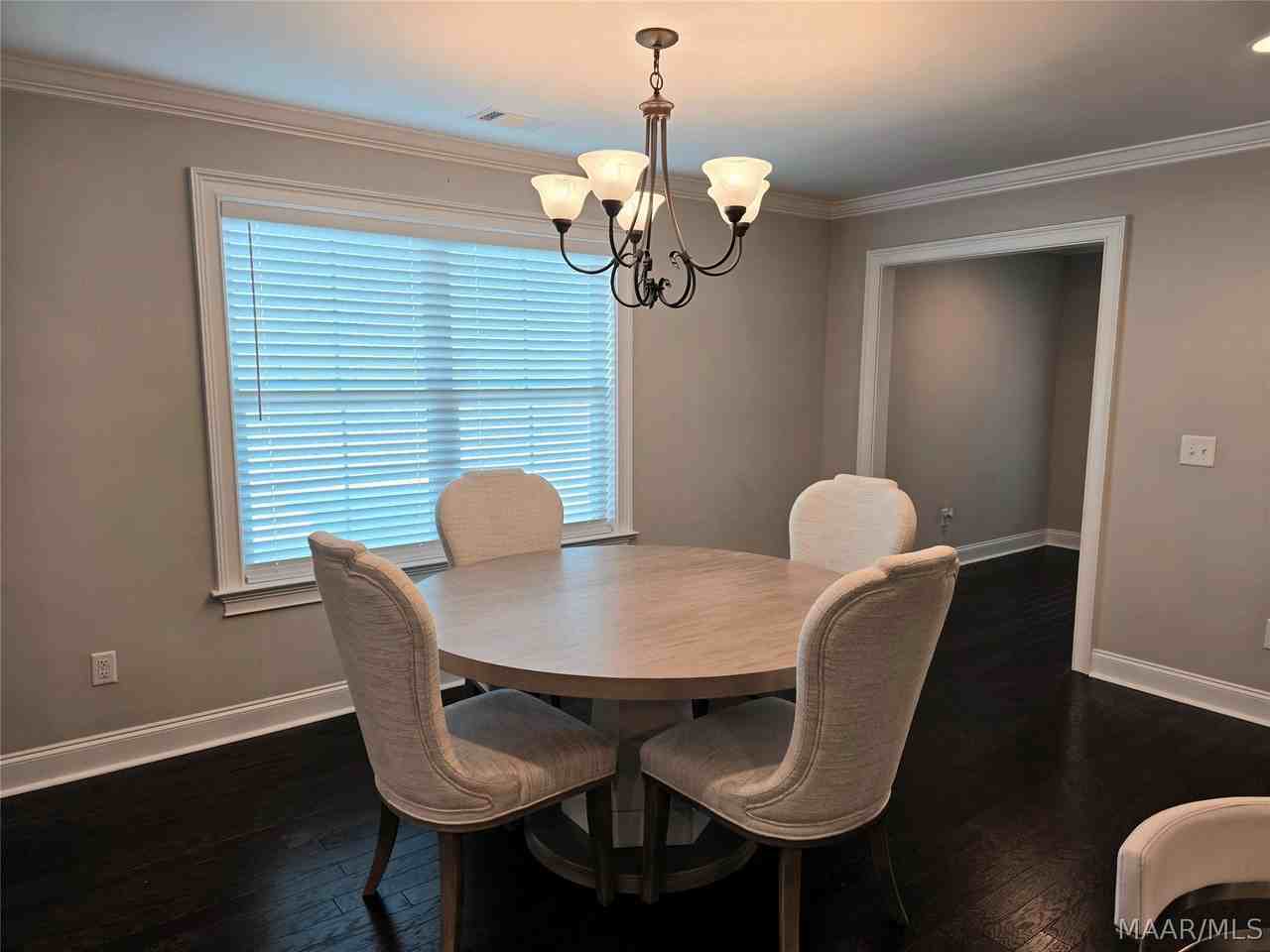 656 Riverdale Dr - Photo 7 of 22