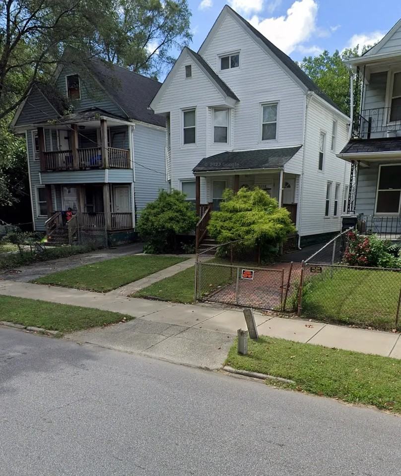 2216 E 71st St - Photo 2 of 9