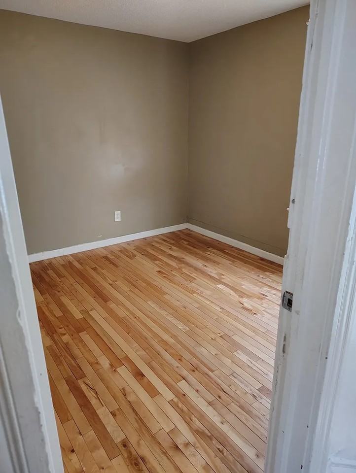 2216 E 71st St - Photo 6 of 9